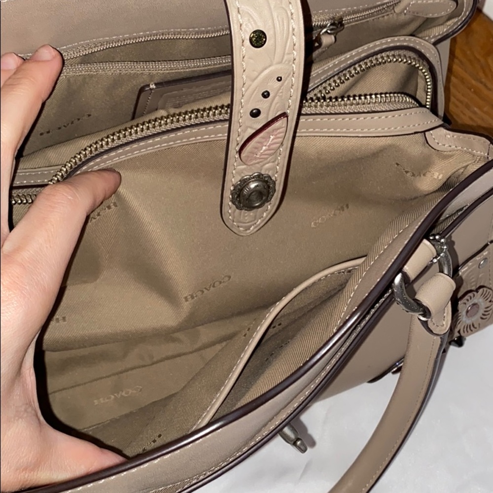 Purse - Picture 4 of 8